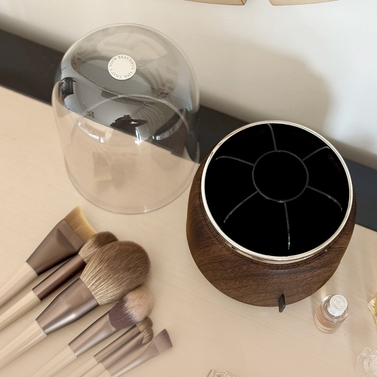 세련된 디자인의 화장품 브러시 보관함, 데스크탑용, 먼 - Luxury Skincare And Makeup Brands 리뷰 및 가격